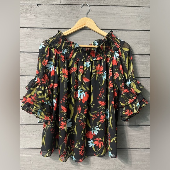 CeCe Black Blue Red Floral Ruffle Off the Shoulder Blouse Sz Medium - Picture 2 of 11